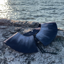 Colletto staccabile dipinto a mano, ispirato alla luce della natura.